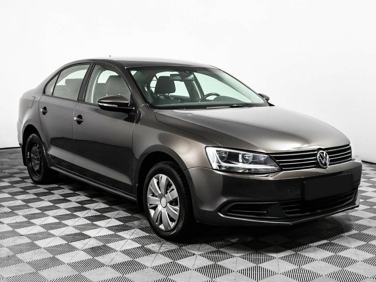 Volkswagen Jetta с пробегом — 2013 год. Фото: #2