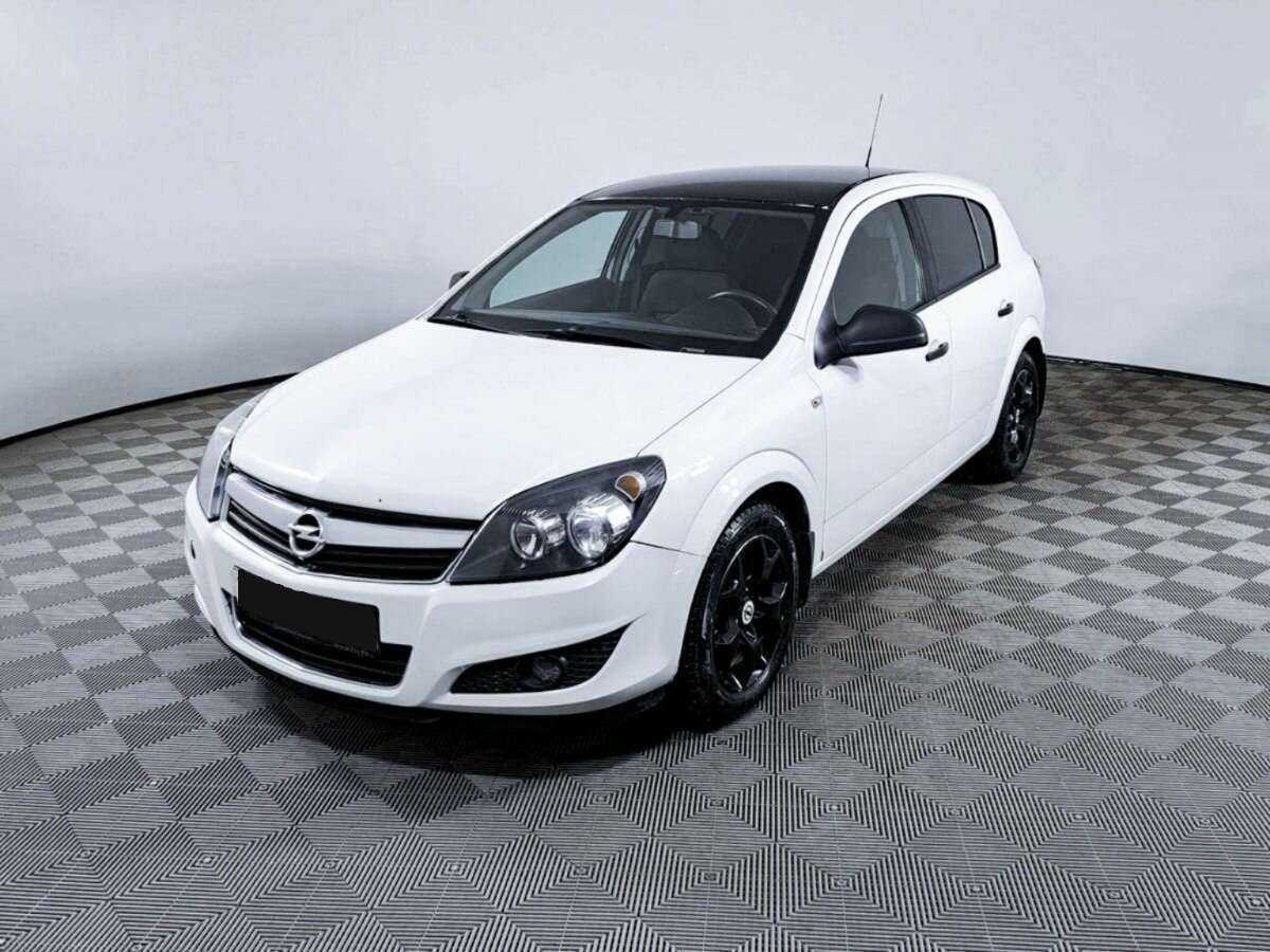 Opel Astra с пробегом — 2012 год. Посмотреть фото