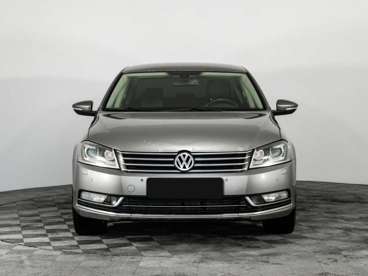Volkswagen Passat с пробегом — 2012 год. Фото: #1