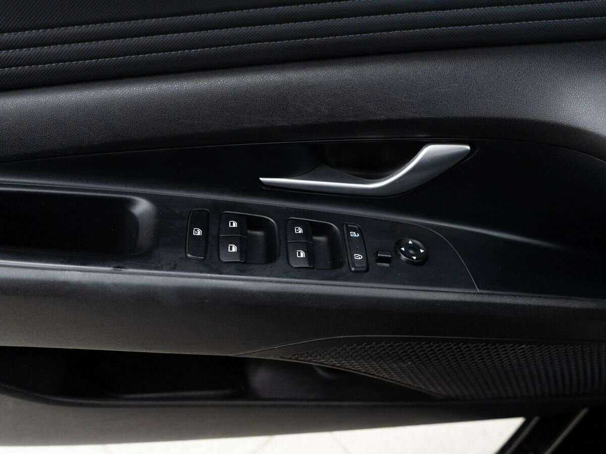 Hyundai Elantra с пробегом — 2021 год. Фото: #13
