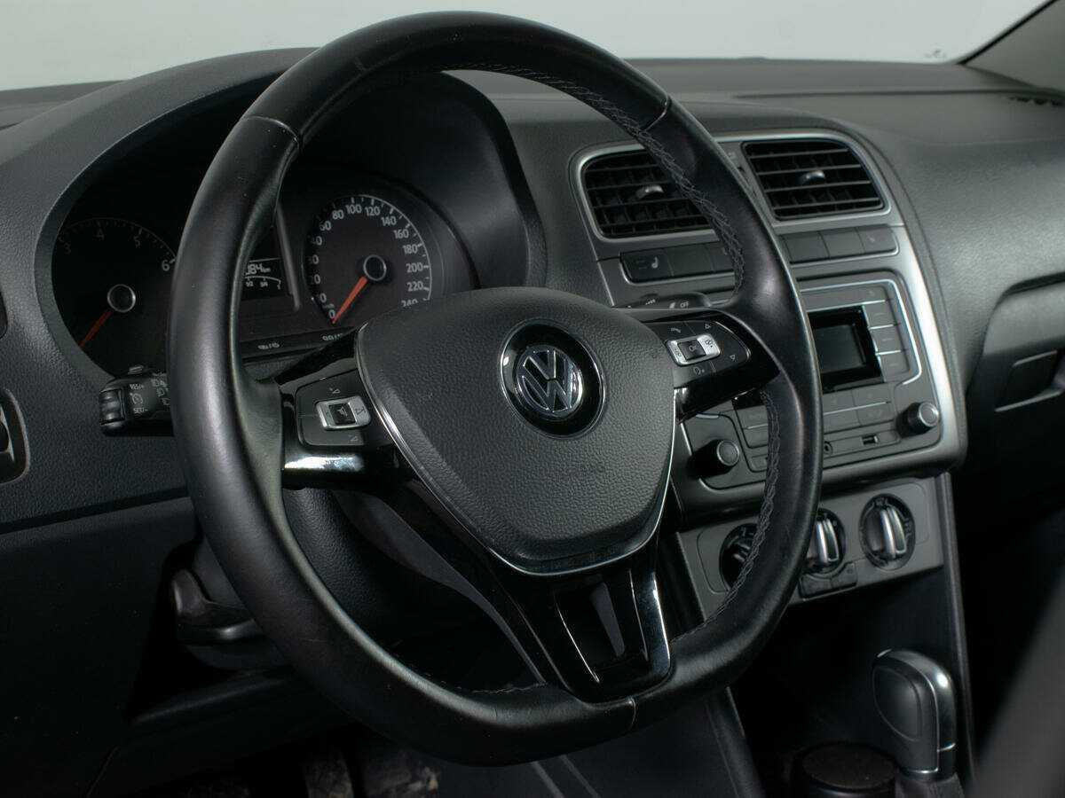 Volkswagen Polo с пробегом — 2019 год. Фото: #10