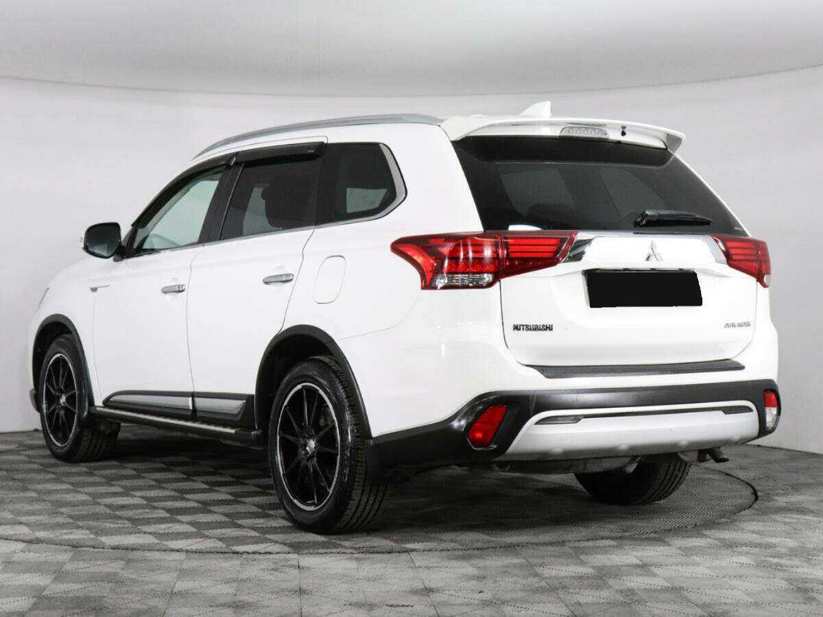 Mitsubishi Outlander с пробегом — 2020 год. Фото: #5
