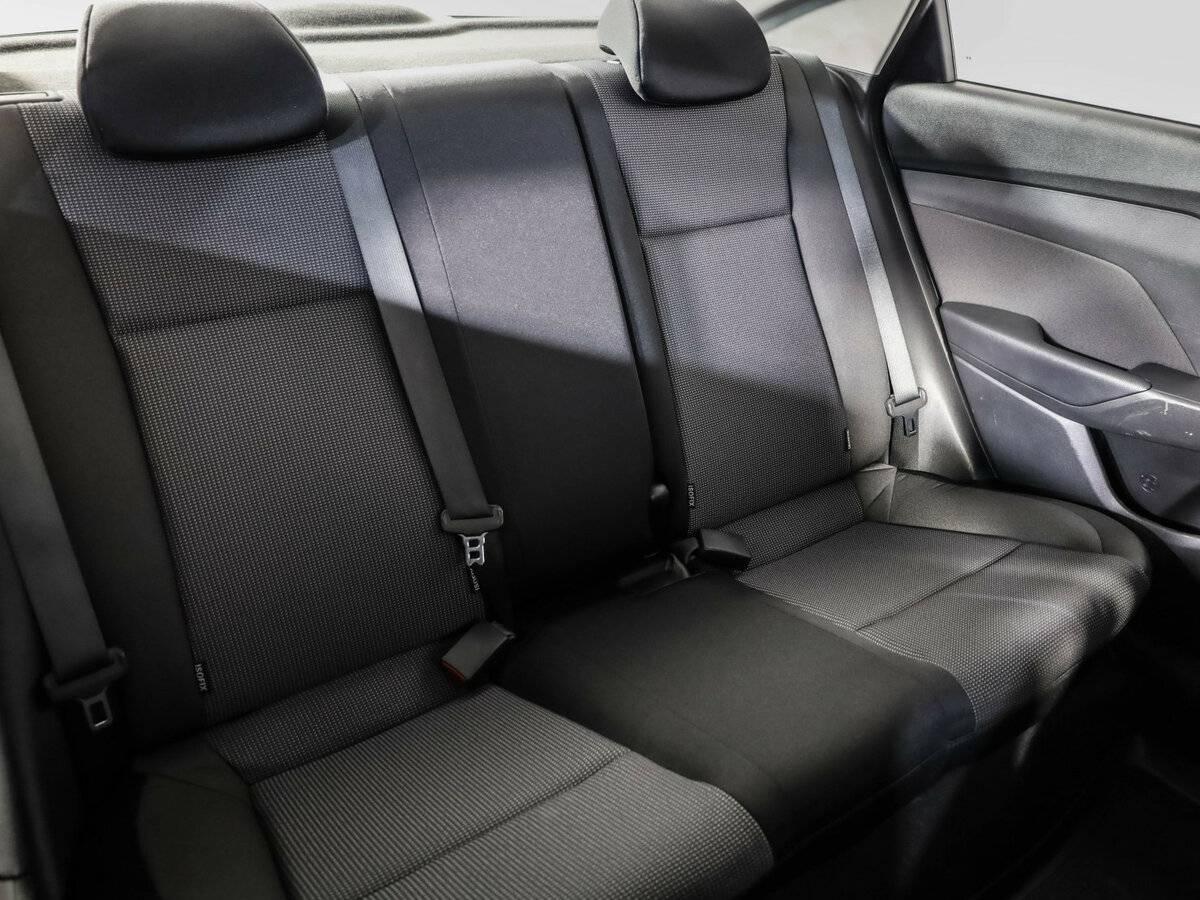Hyundai Solaris с пробегом — 2018 год. Фото: #18