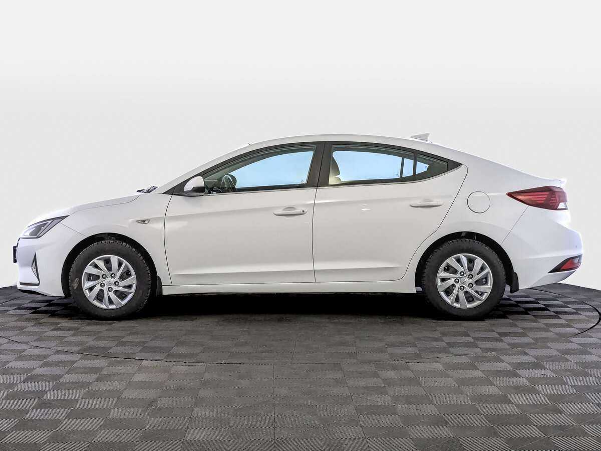 Hyundai Elantra с пробегом — 2020 год. Фото: #7