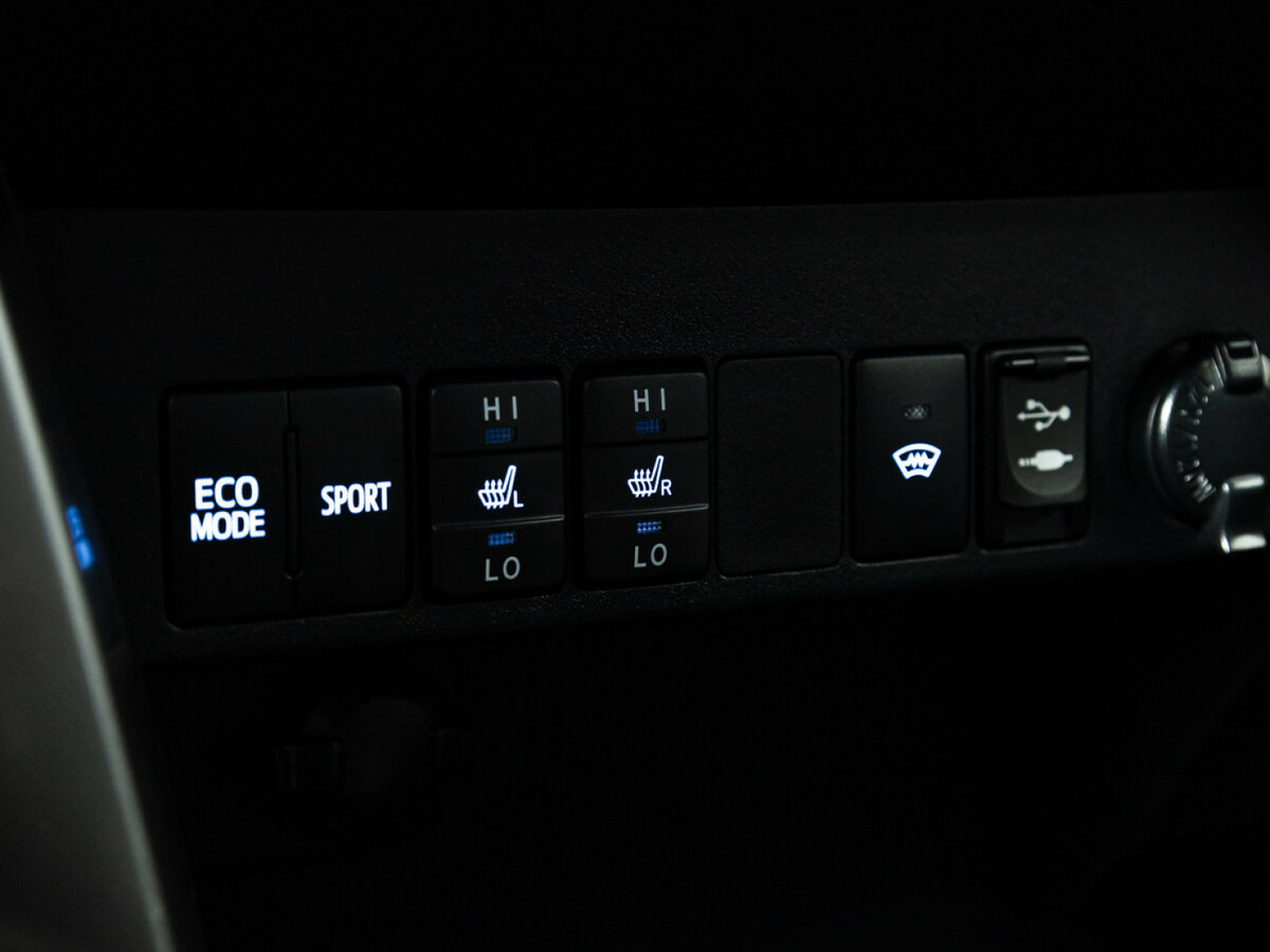 Toyota RAV4 с пробегом — 2017 год. Фото: #14