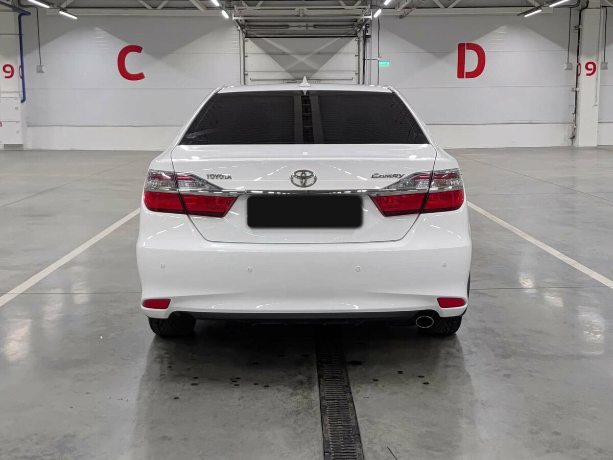 Toyota Camry с пробегом — 2017 год. Фото: #5