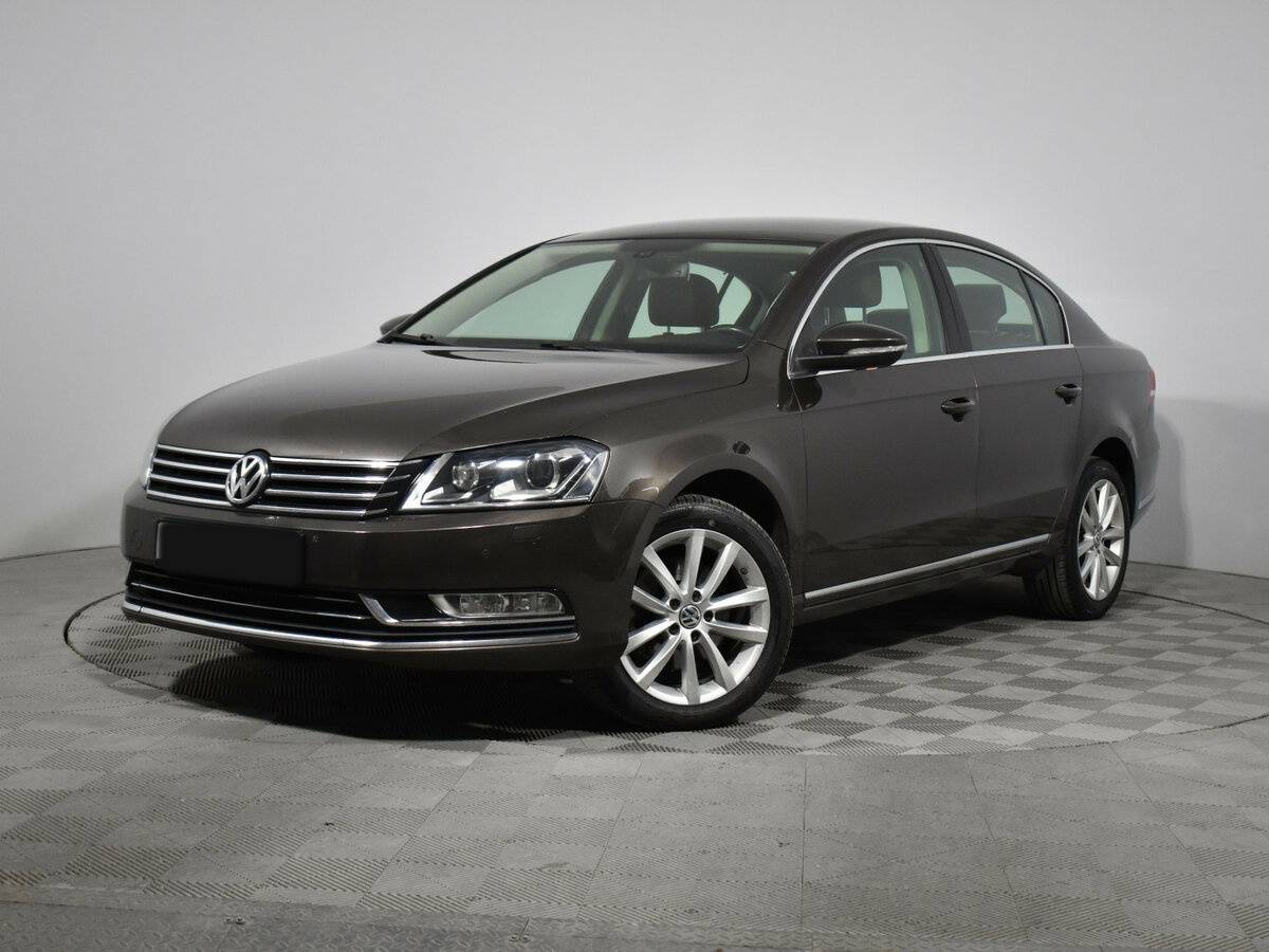 Volkswagen Passat с пробегом — 2012 год. Фото: #0