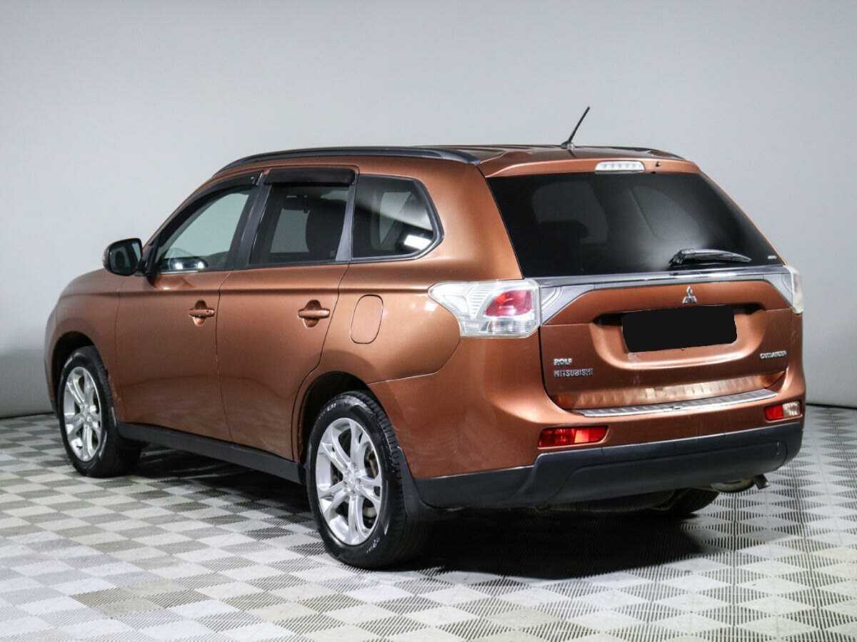 Mitsubishi Outlander с пробегом — 2012 год. Фото: #6
