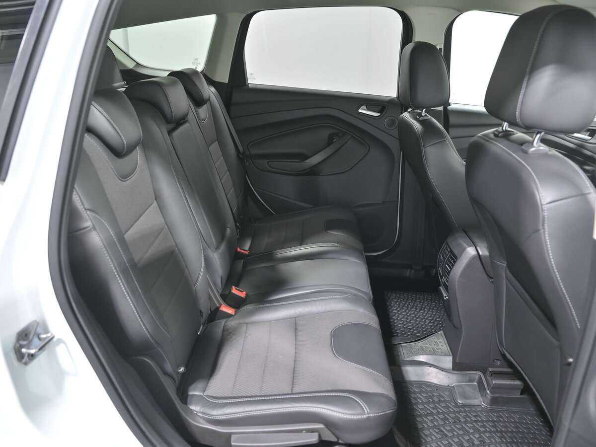 Ford Kuga с пробегом — 2016 год. Фото: #15