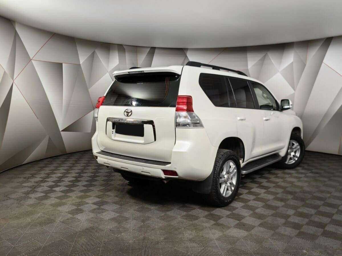 Toyota Land Cruiser Prado с пробегом — 2012 год. Фото: #1