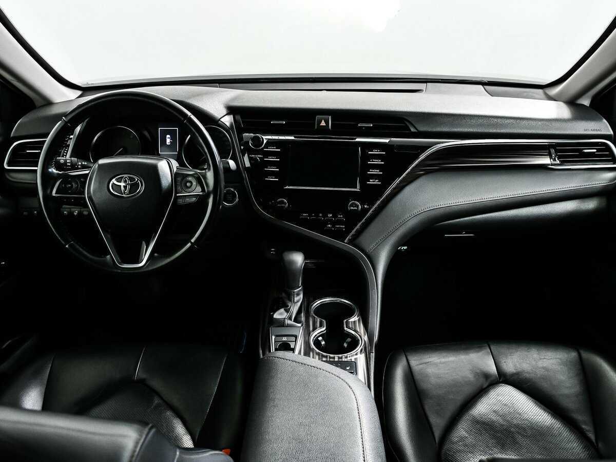 Toyota Camry с пробегом — 2019 год. Фото: #10