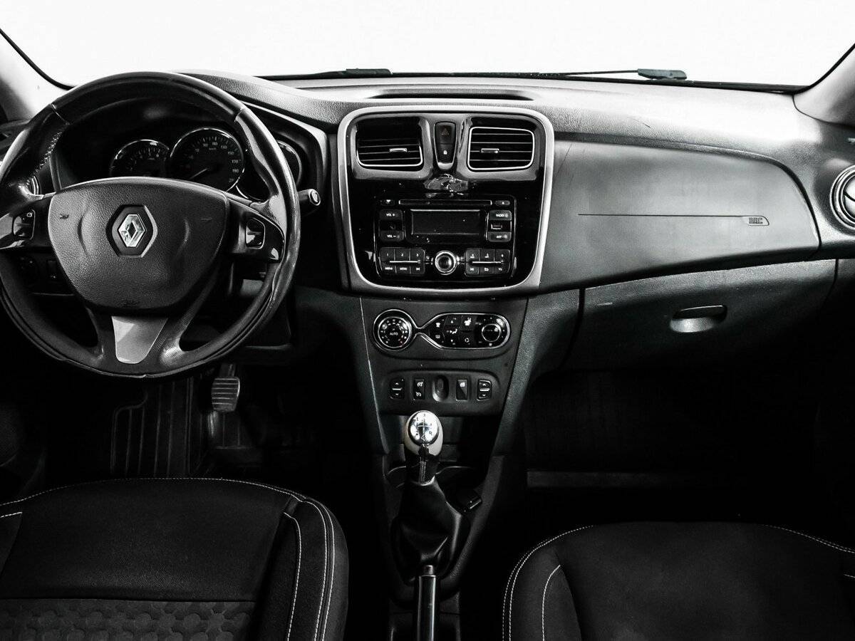 Renault Logan с пробегом — 2016 год. Фото: #10