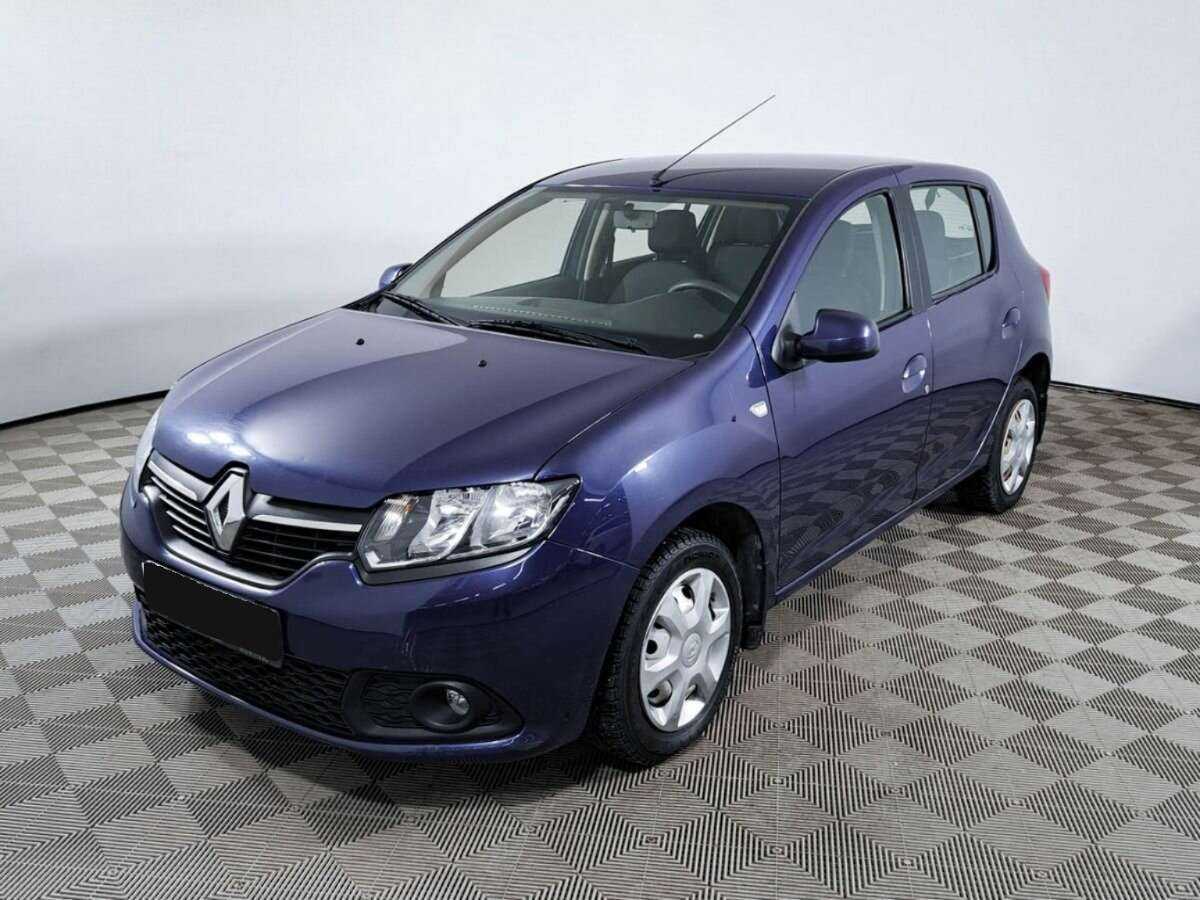 Renault Sandero с пробегом — 2015 год. Фото: #0