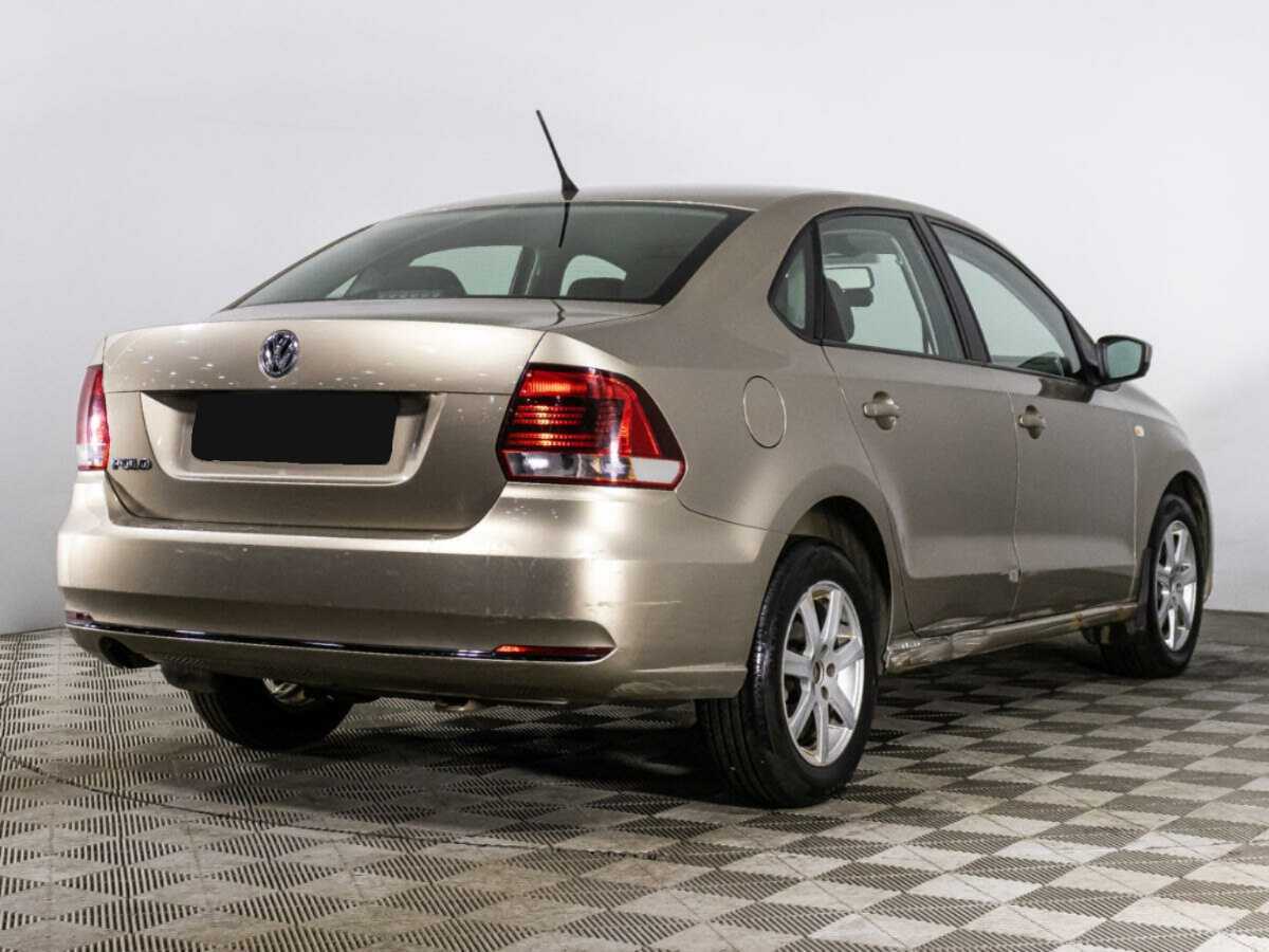 Volkswagen Polo с пробегом — 2016 год. Фото: #4