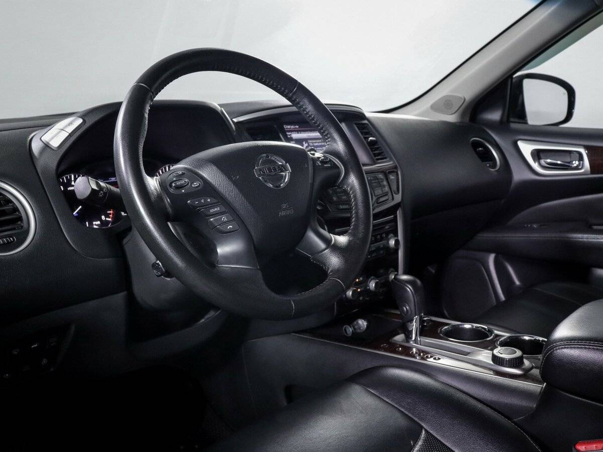 Nissan Pathfinder с пробегом — 2015 год. Фото: #11
