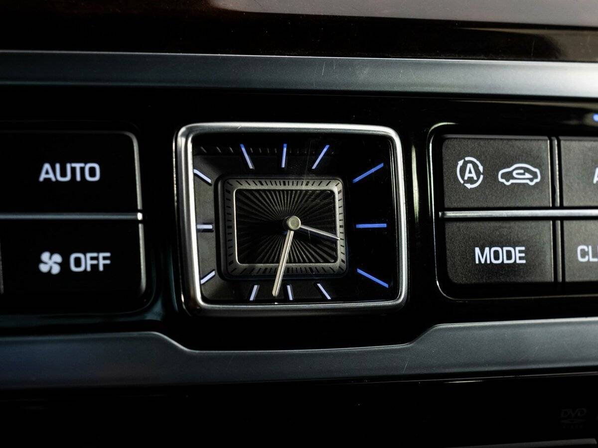 Hyundai Equus с пробегом — 2015 год. Фото: #15