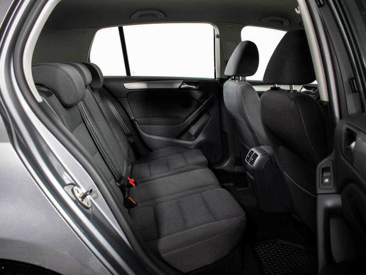 Volkswagen Golf с пробегом — 2012 год. Фото: #7