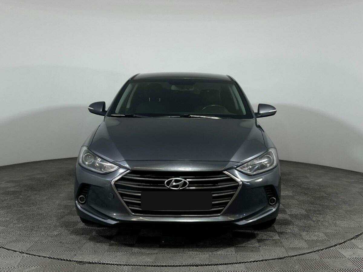 Hyundai Elantra с пробегом — 2018 год. Фото: #1