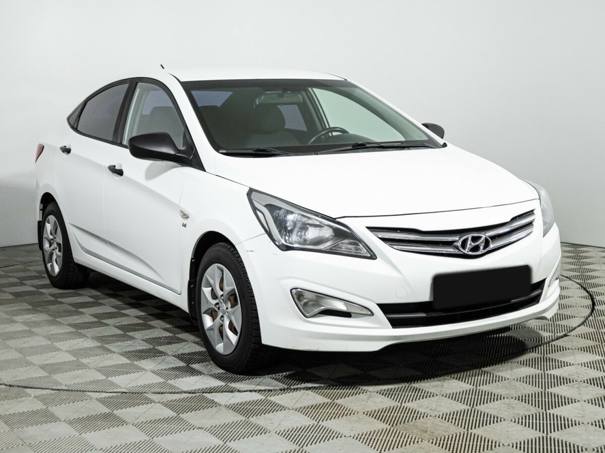 Hyundai Solaris с пробегом — 2015 год. Фото: #2