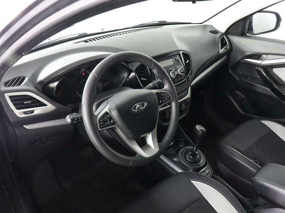 Lada (ВАЗ) Vesta с пробегом — 2019 год. Фото: #8
