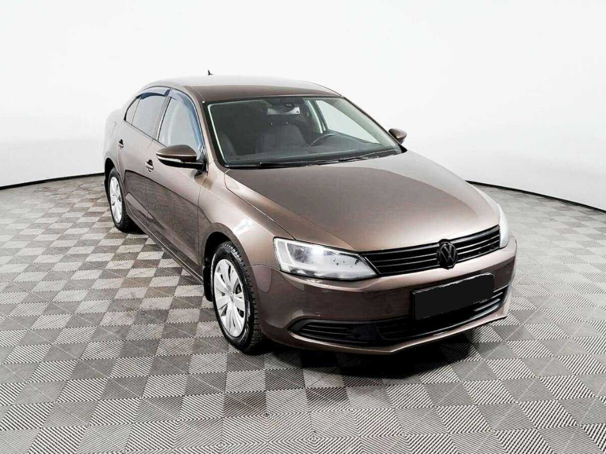Volkswagen Jetta с пробегом — 2013 год. Фото: #2