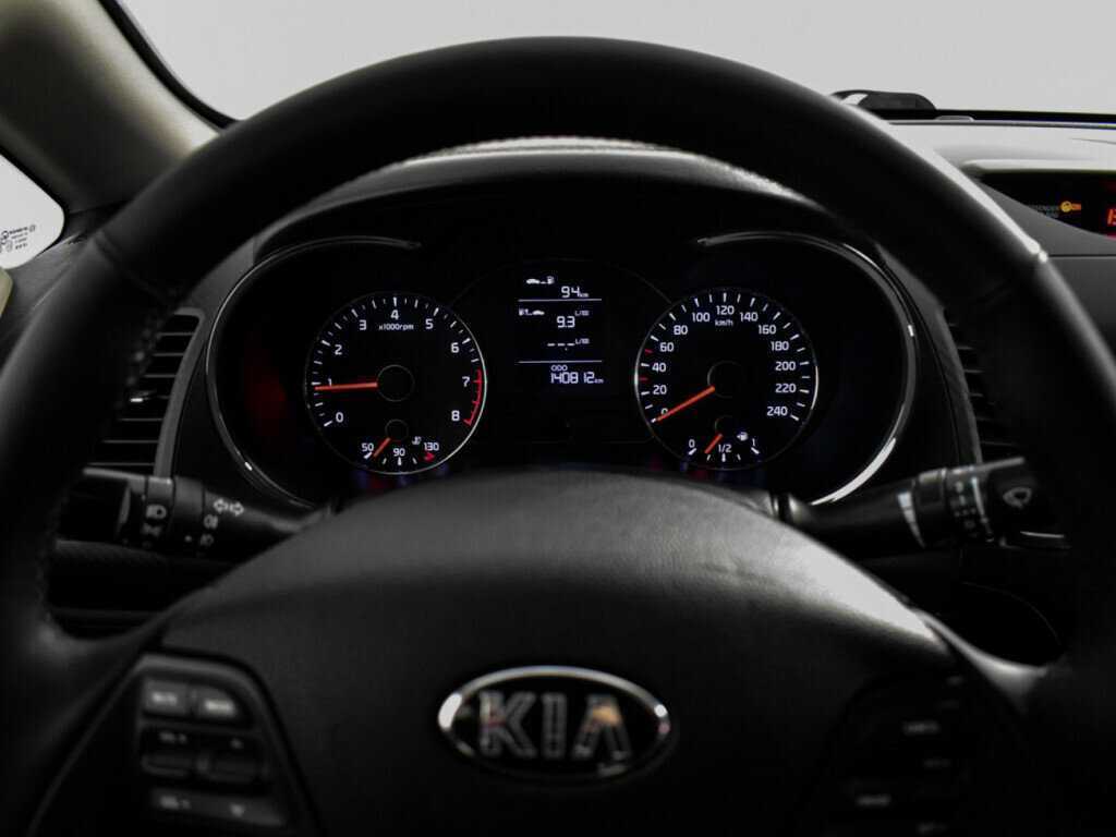 Kia Cerato с пробегом — 2015 год. Фото: #13