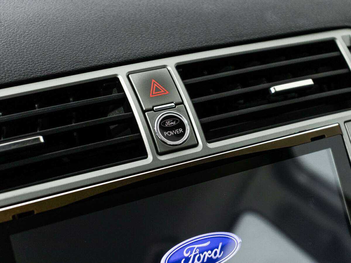 Ford Kuga с пробегом — 2012 год. Фото: #15