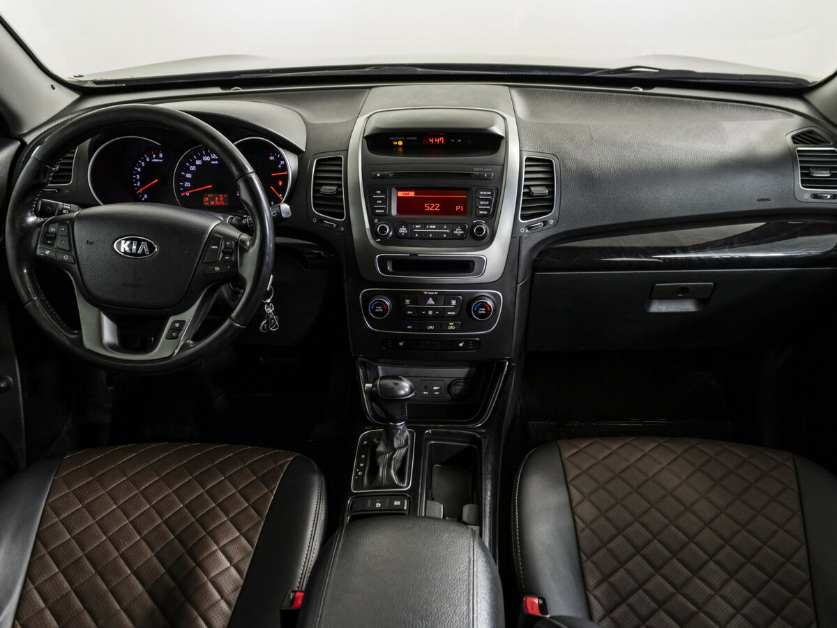 Kia Sorento с пробегом — 2015 год. Фото: #9