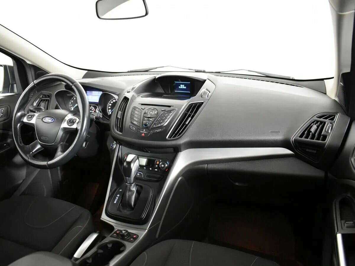 Ford Kuga с пробегом — 2013 год. Фото: #6