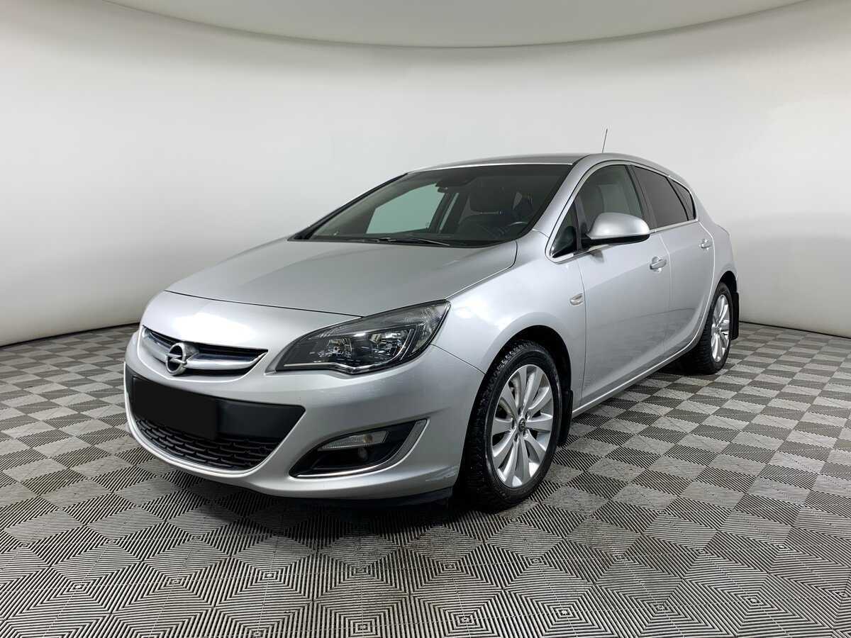 Opel Astra с пробегом — 2012 год. Фото: #0