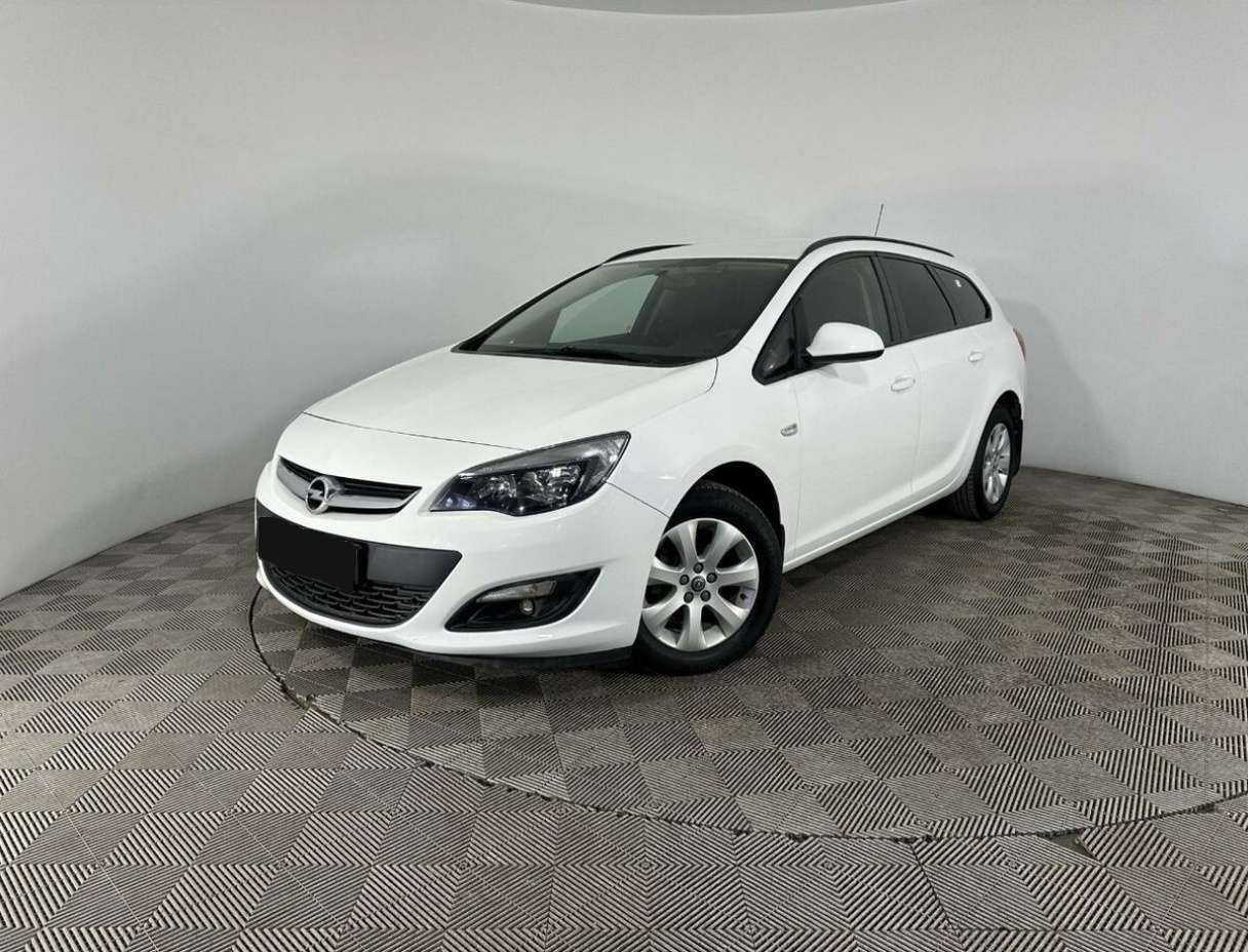 Opel Astra с пробегом — 2013 год. Фото: #0