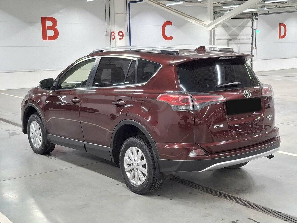 Toyota RAV4 с пробегом — 2016 год. Фото: #6