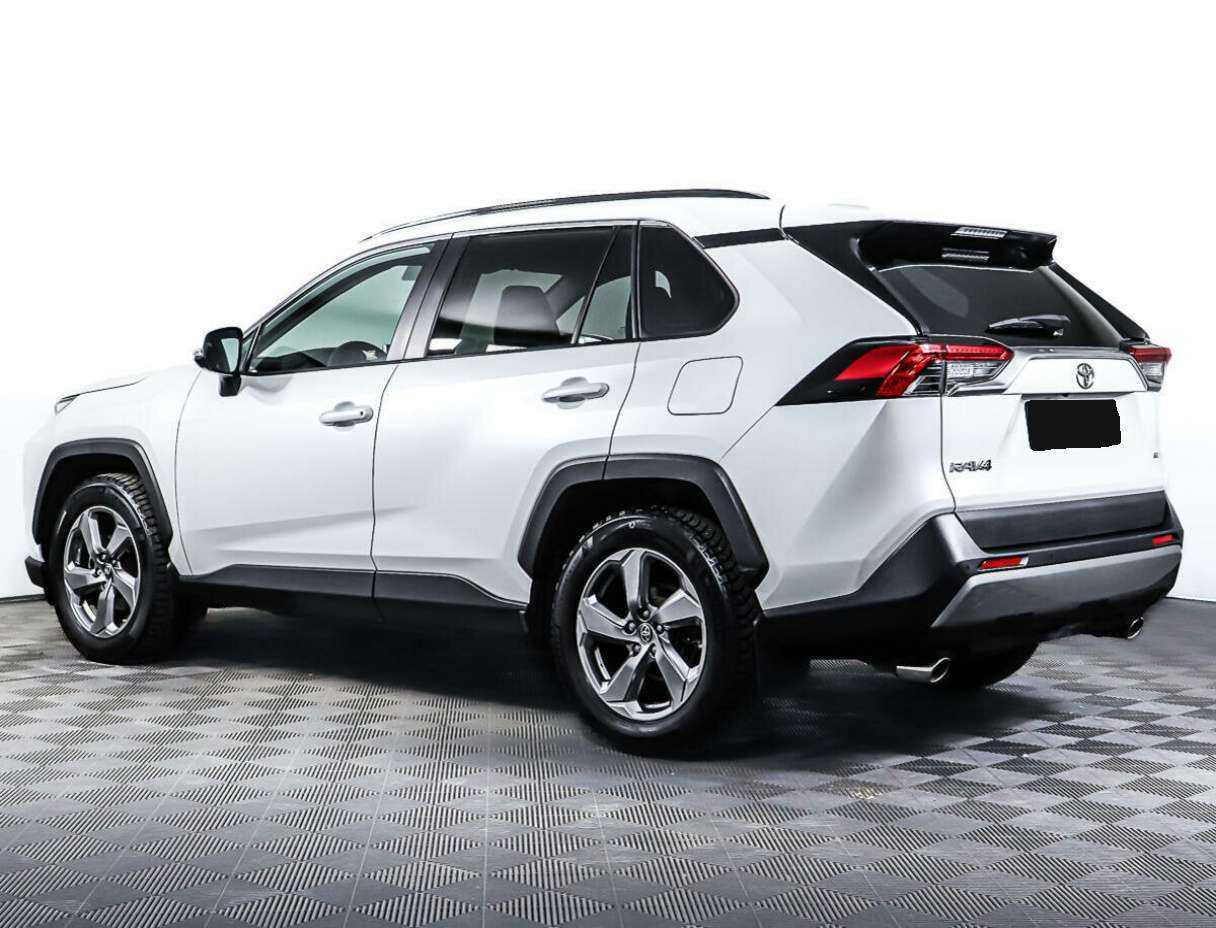 Toyota RAV4 с пробегом — 2019 год. Фото: #6