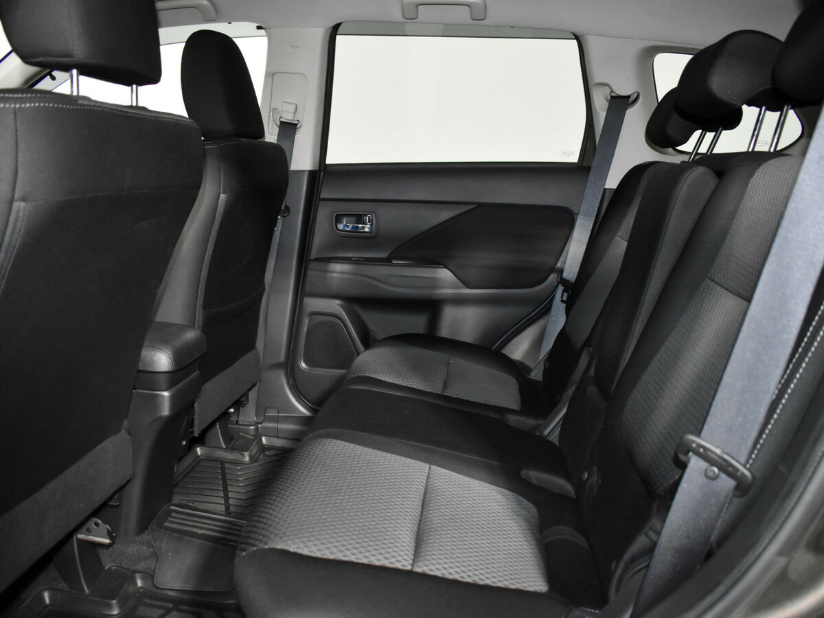 Mitsubishi Outlander с пробегом — 2018 год. Фото: #9