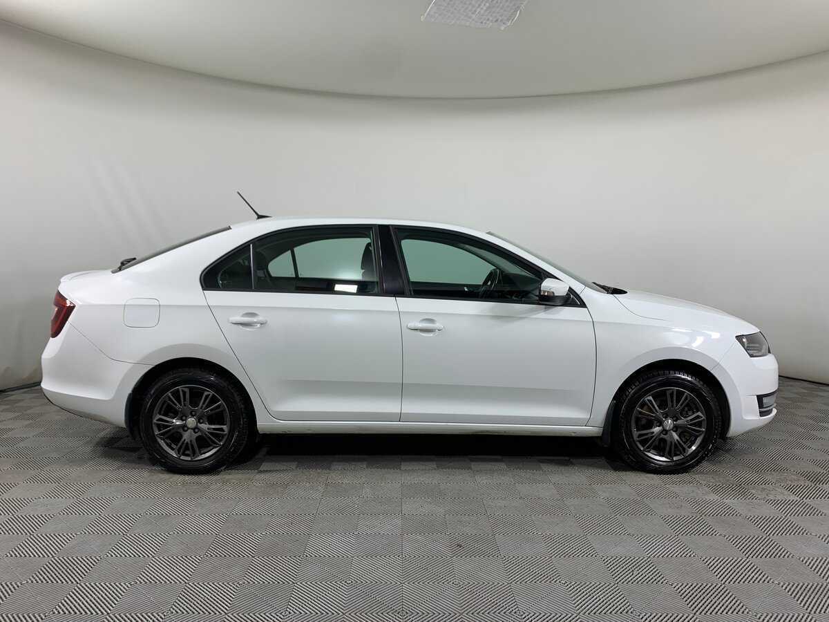 Skoda Rapid с пробегом — 2018 год. Фото: #3