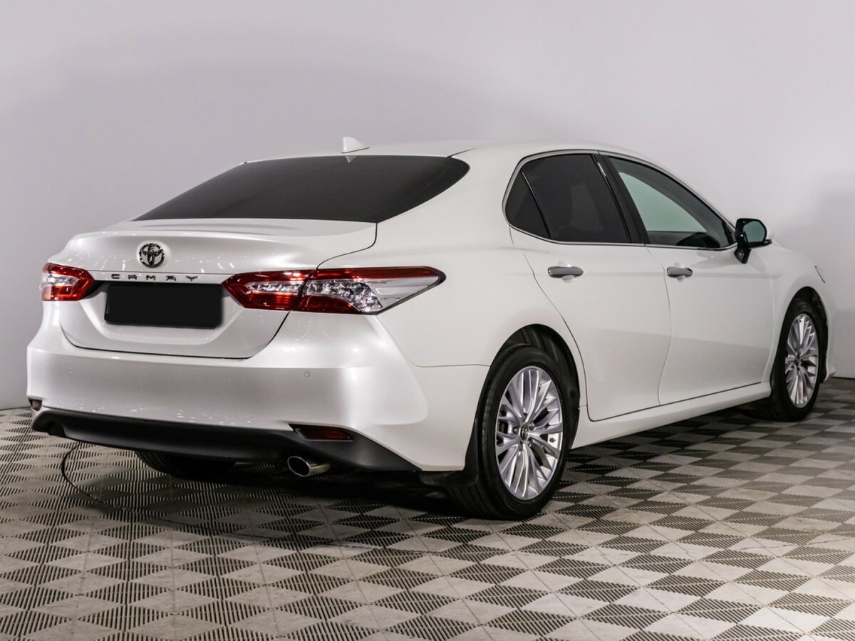 Toyota Camry с пробегом — 2019 год. Фото: #4