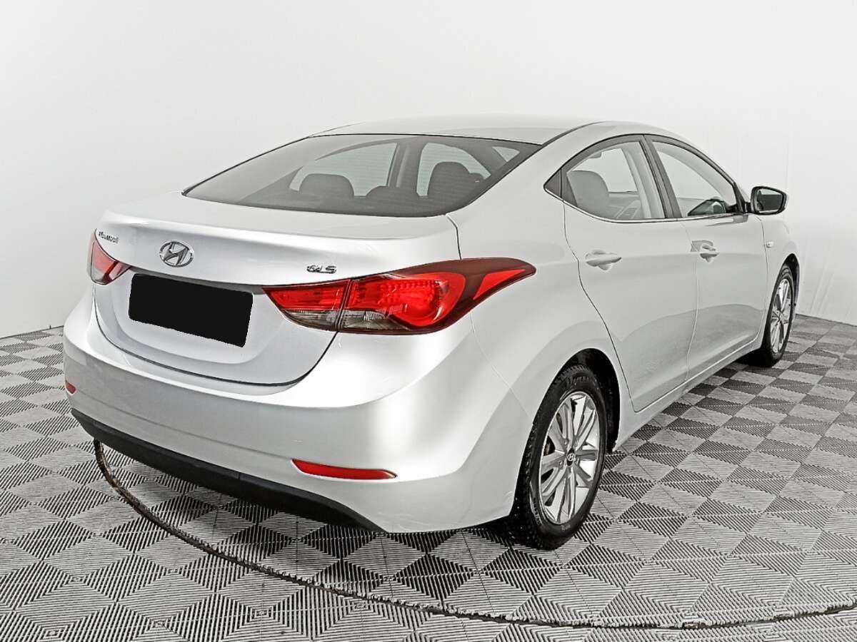 Hyundai Elantra с пробегом — 2014 год. Фото: #4