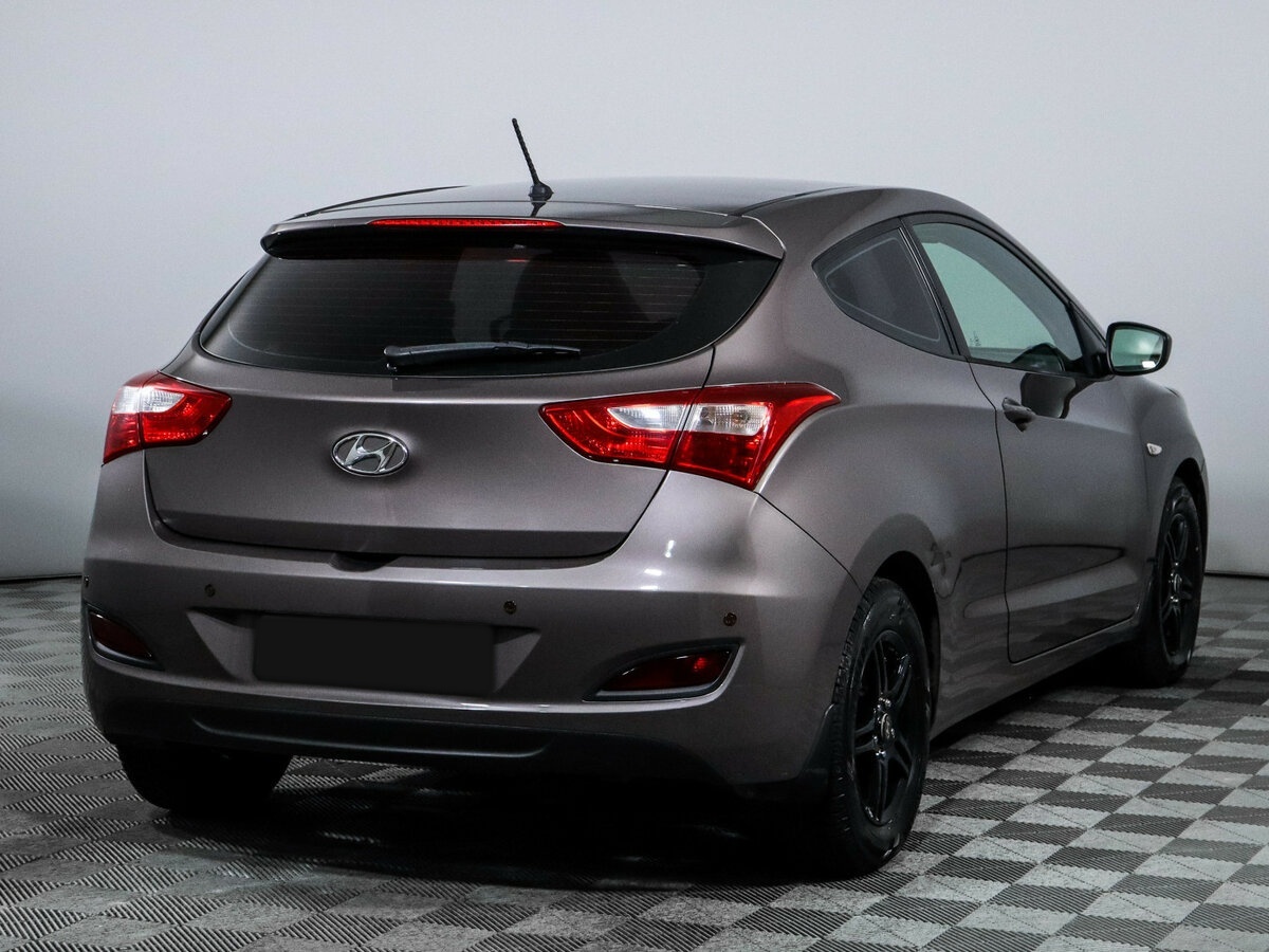 Hyundai i30 с пробегом — 2014 год. Фото: #3