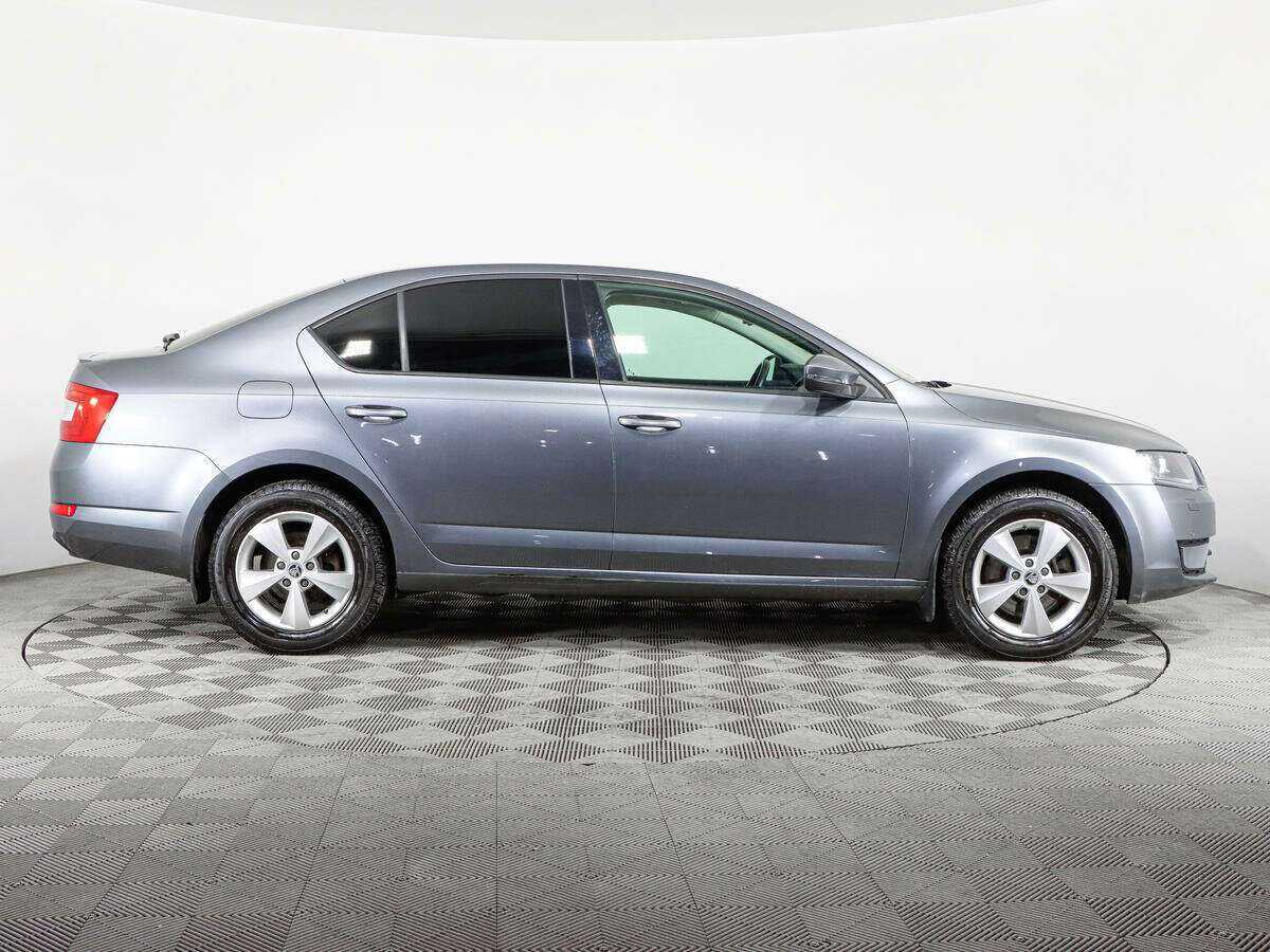 Skoda Octavia с пробегом — 2015 год. Фото: #3