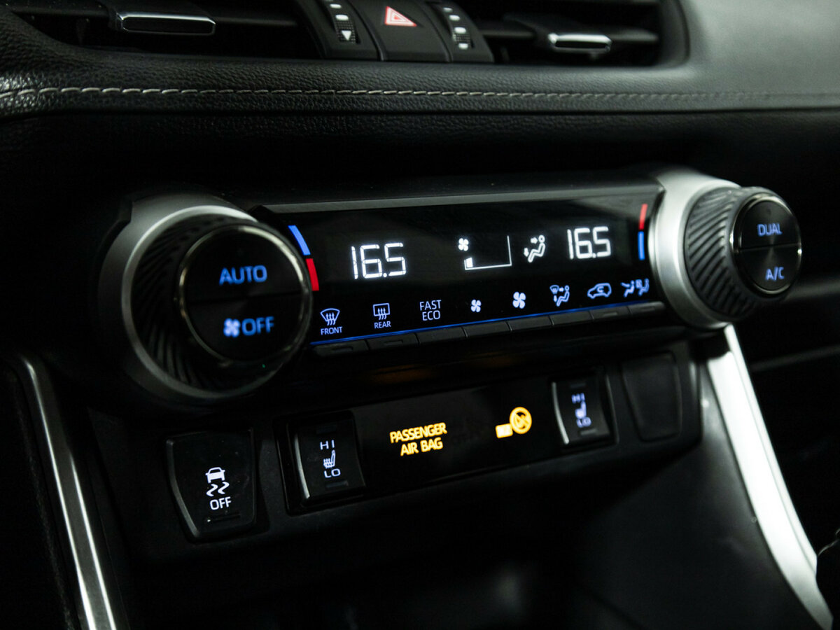 Toyota RAV4 с пробегом — 2021 год. Фото: #16