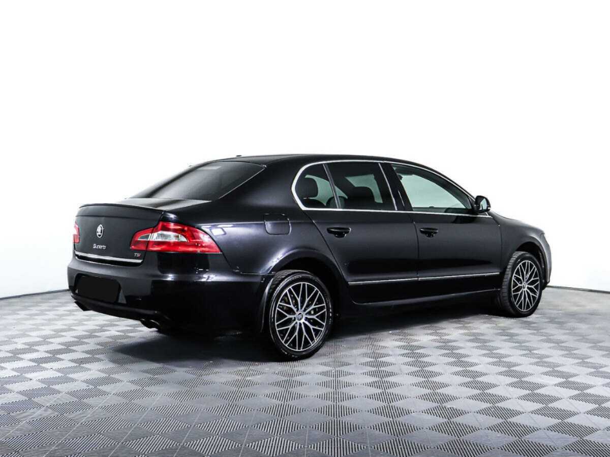 Skoda Superb с пробегом — 2012 год. Фото: #4