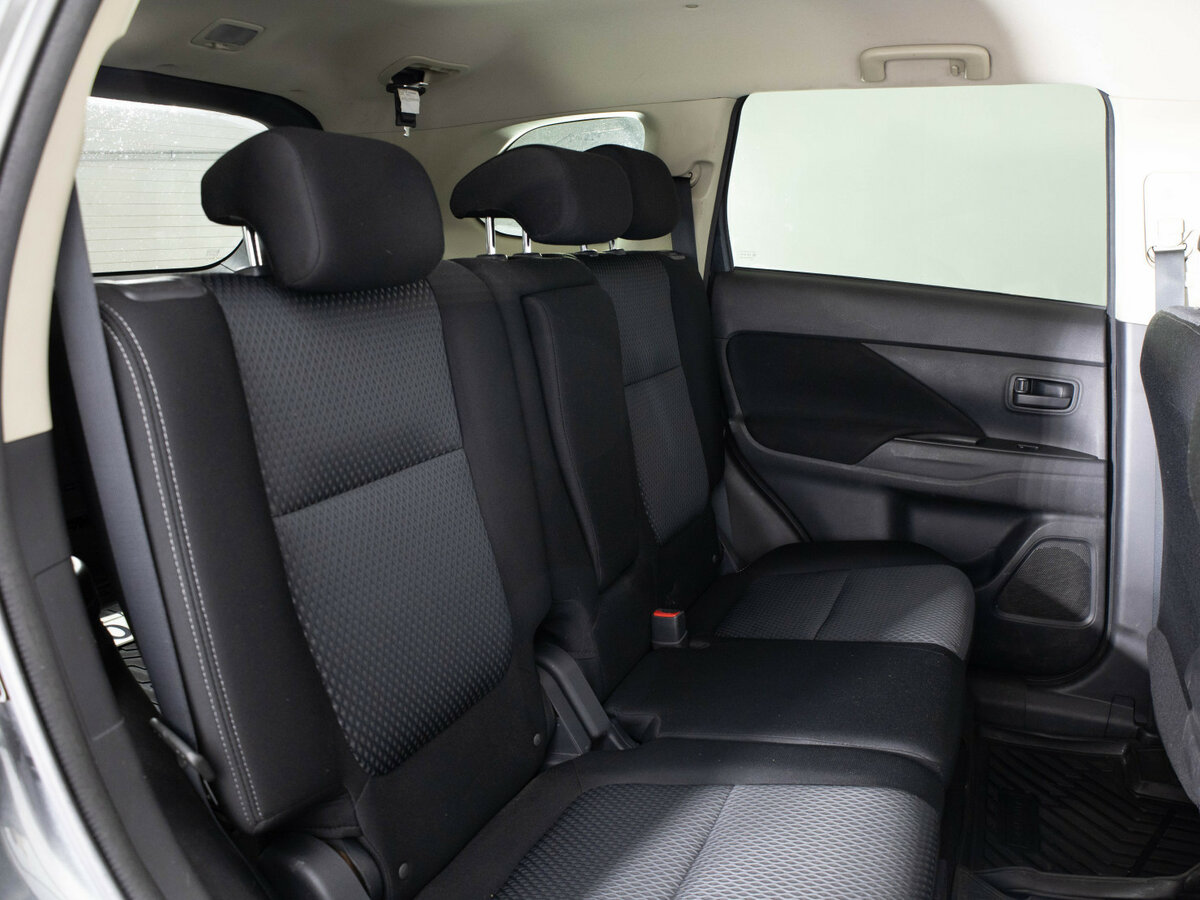 Mitsubishi Outlander с пробегом — 2018 год. Фото: #13
