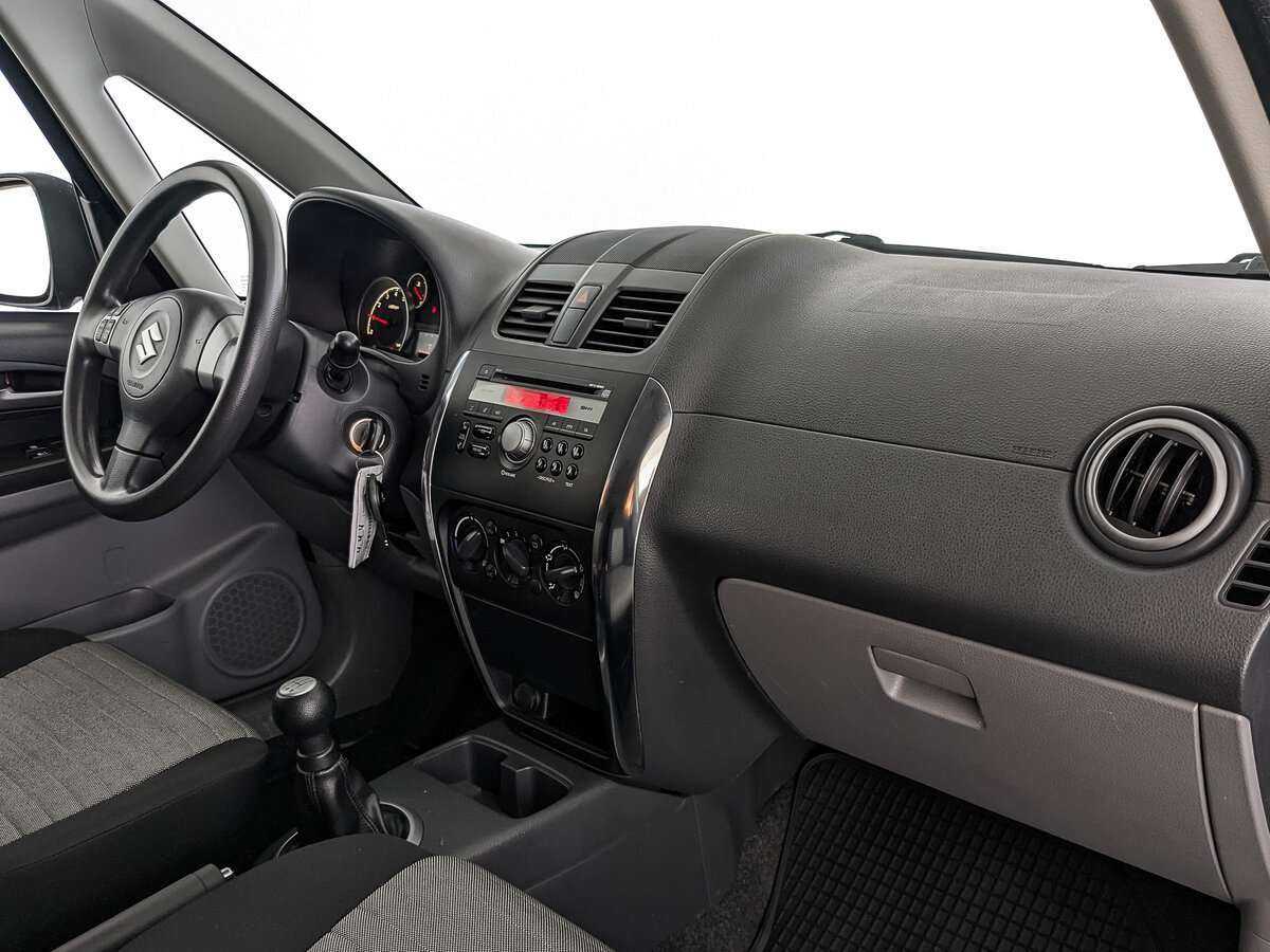 Suzuki SX4 с пробегом — 2014 год. Фото: #8