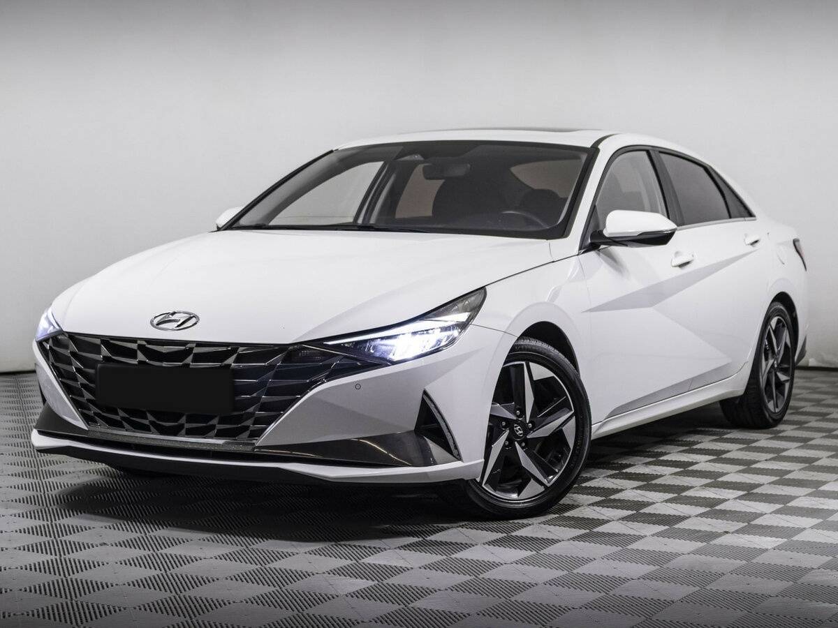 Hyundai Elantra с пробегом — 2021 год. Посмотреть фото