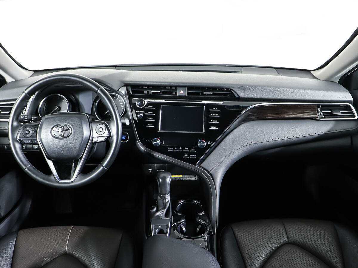 Toyota Camry с пробегом — 2020 год. Фото: #10