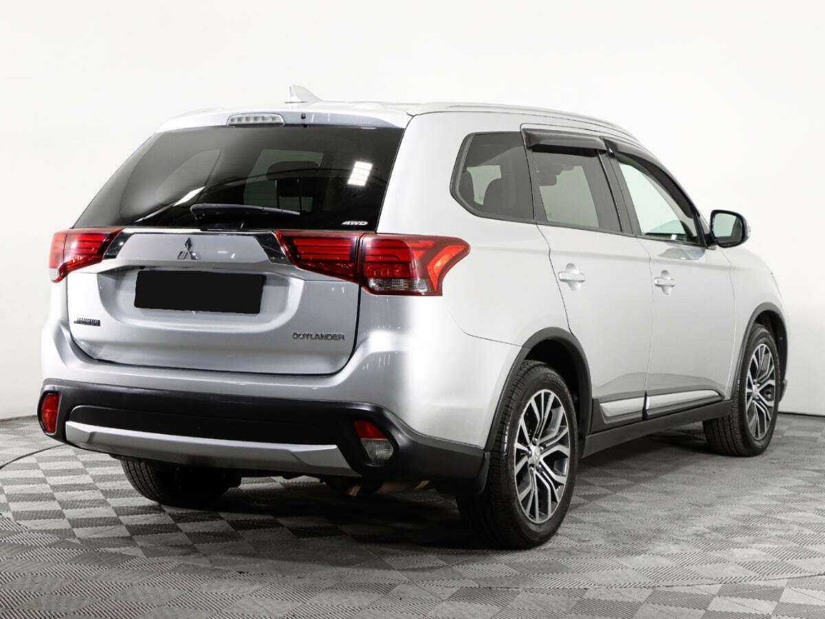 Mitsubishi Outlander с пробегом — 2018 год. Фото: #3