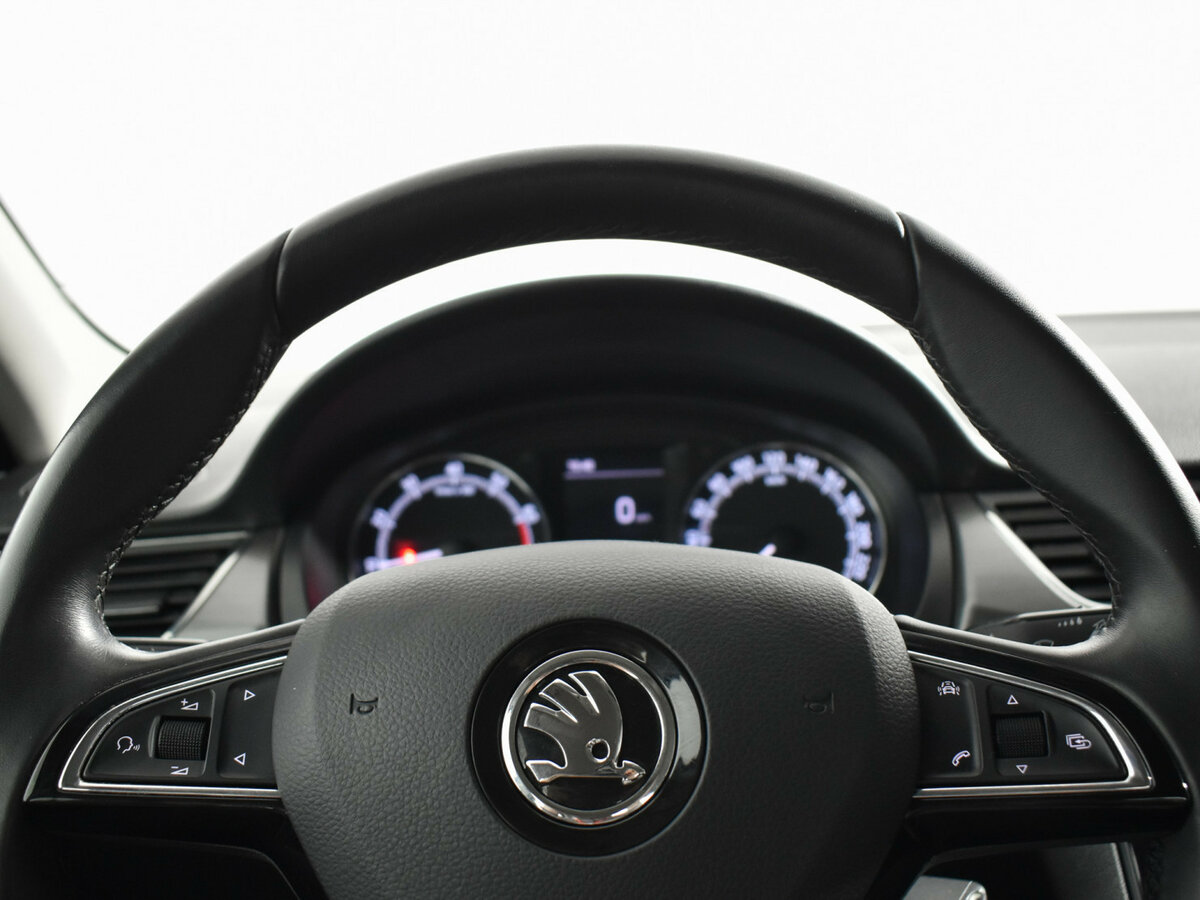 Skoda Rapid с пробегом — 2017 год. Фото: #13