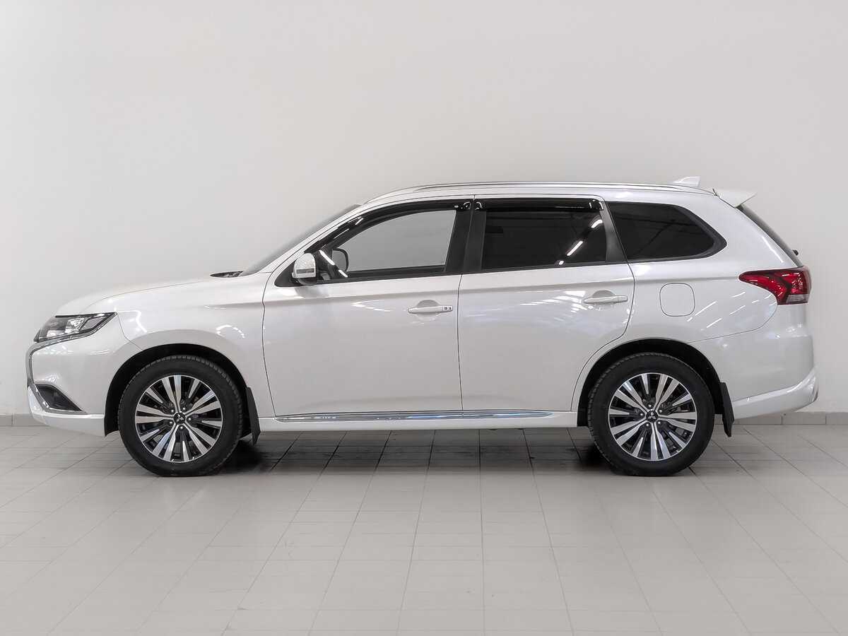 Mitsubishi Outlander с пробегом — 2022 год. Фото: #7