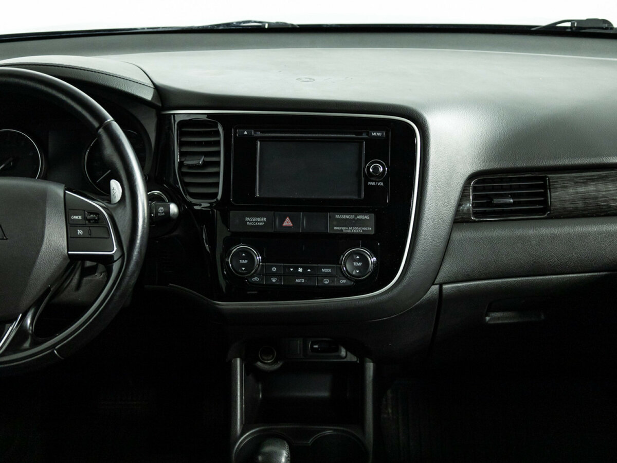Mitsubishi Outlander с пробегом — 2016 год. Фото: #12