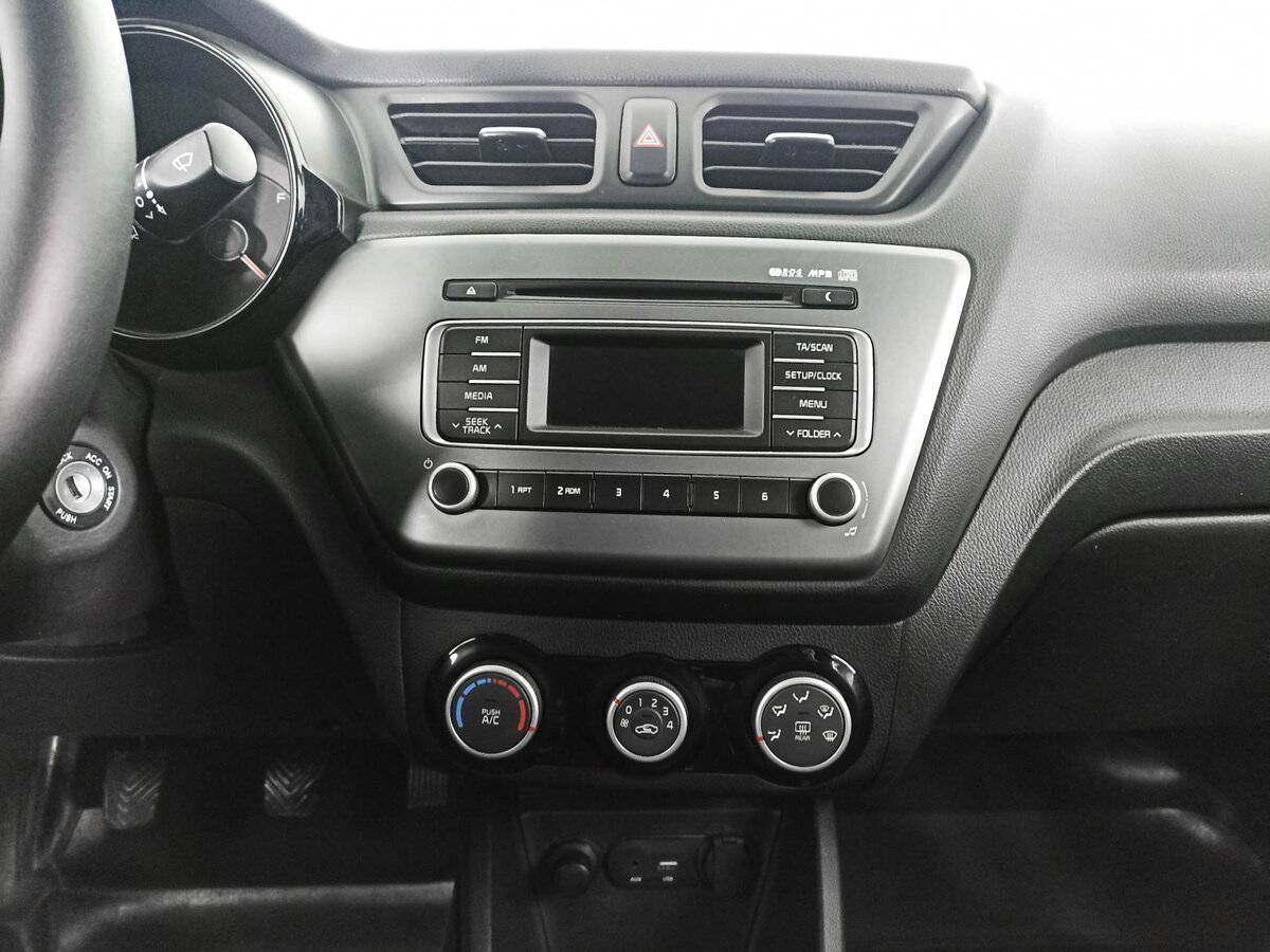 Kia Rio с пробегом — 2015 год. Фото: #14